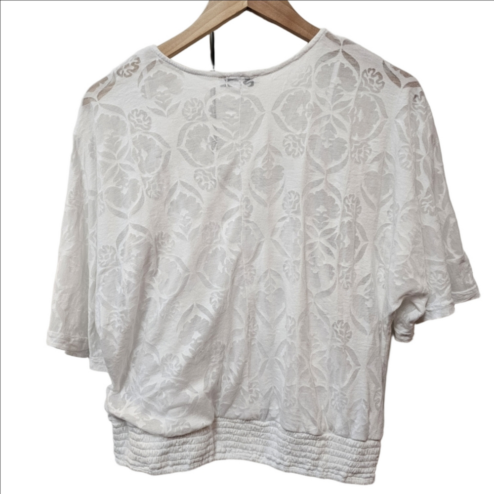 ✨ 3/$20✨ Short-Sleeve Sheer Kimono Top with attached Tank